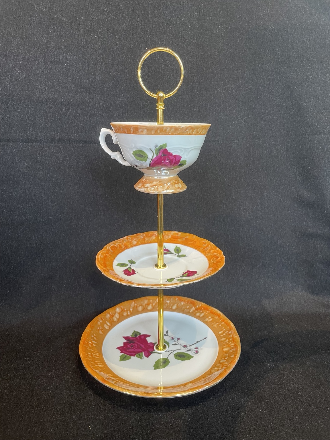 Upcycling Etagere 3-stöckig – Retro Rosen