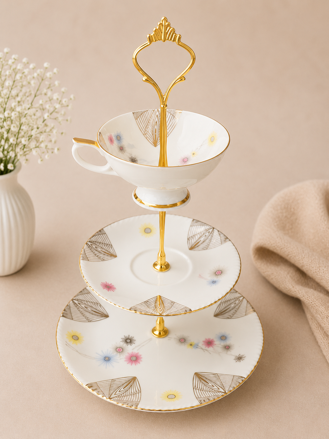 Upcycling Etagere aus Sammeltasse – Floral