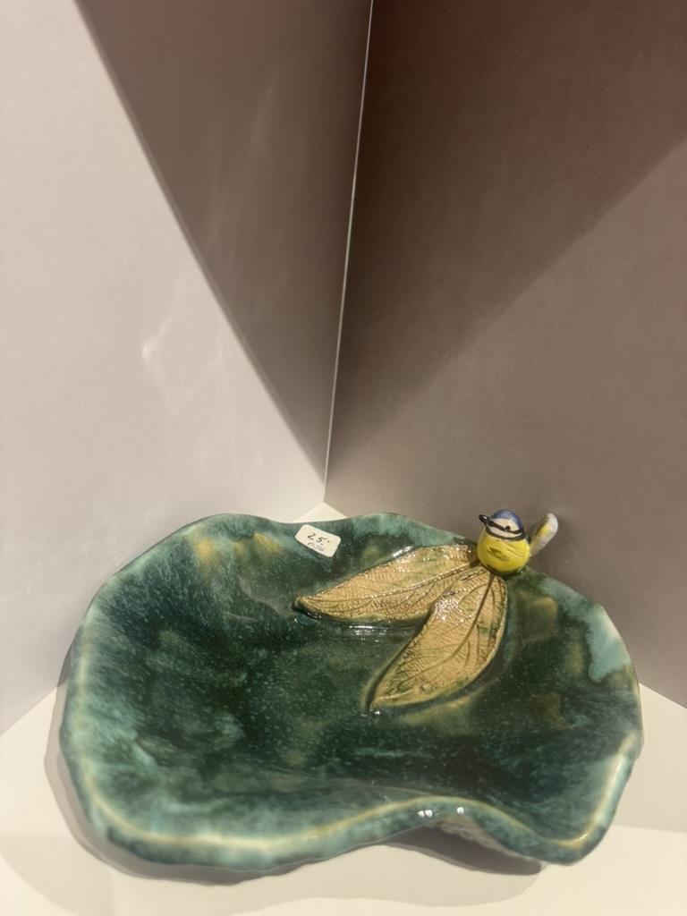 Blattschale mit Meise – Dekoschale aus Keramik