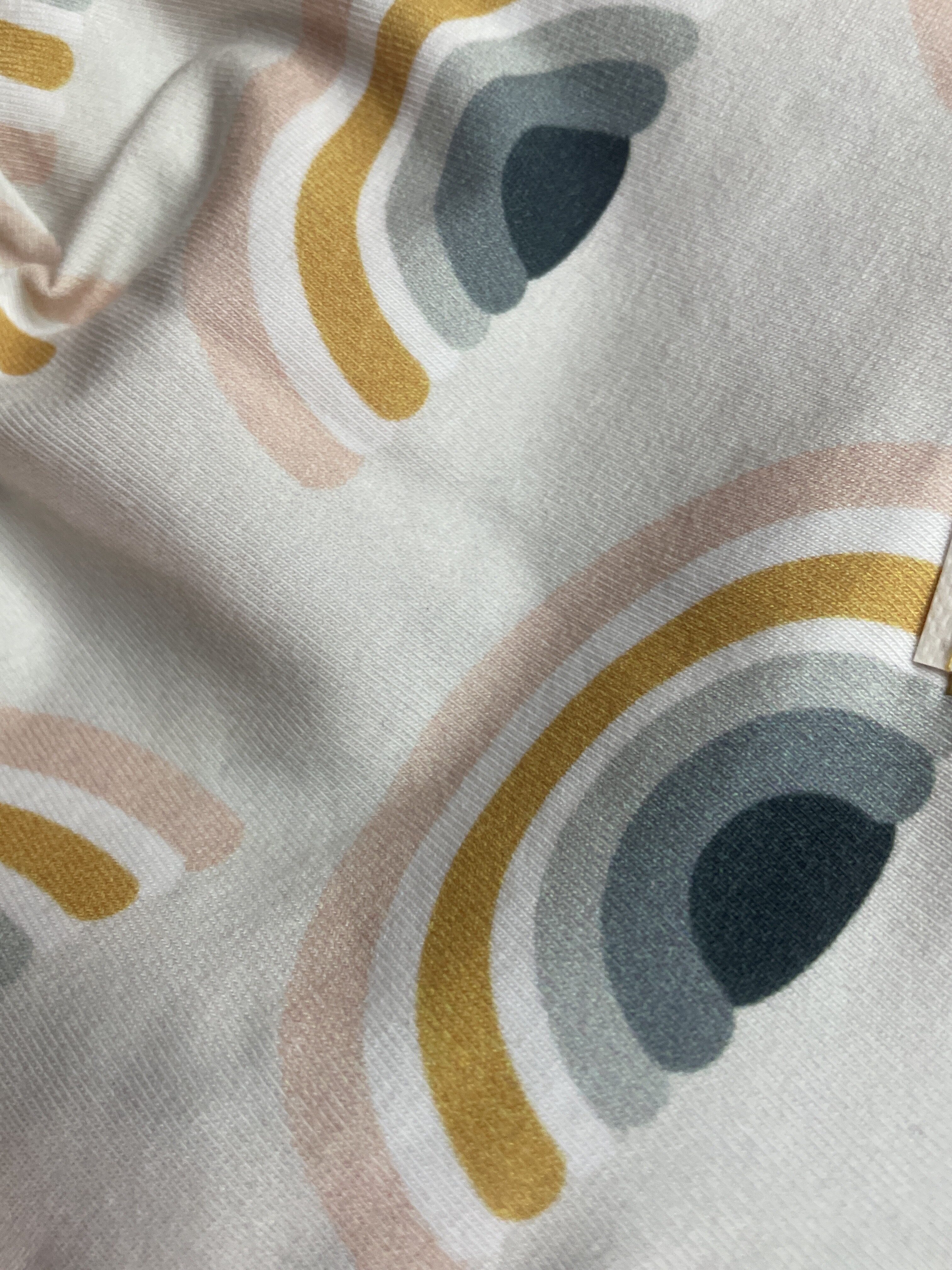 Baby Mütze Rosa mit Regenbogen-Innenfutter & Pompon – KU 38 cm – Bild 3