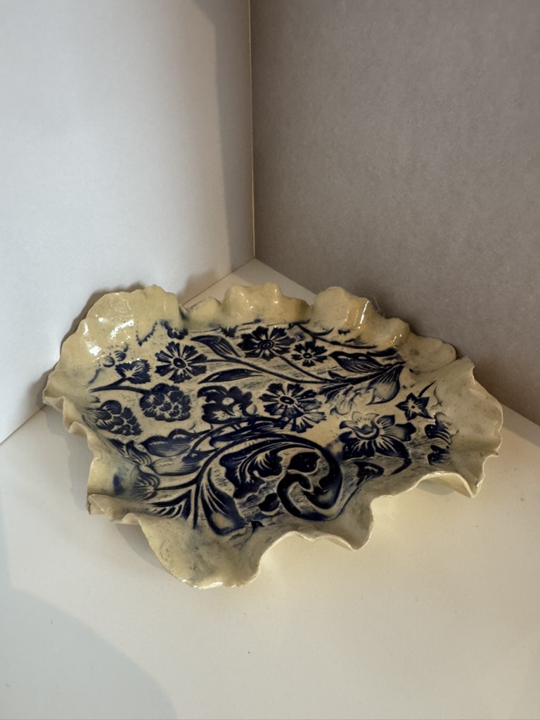 Teller "BlütenornamentElfenbein-Blau" Klein