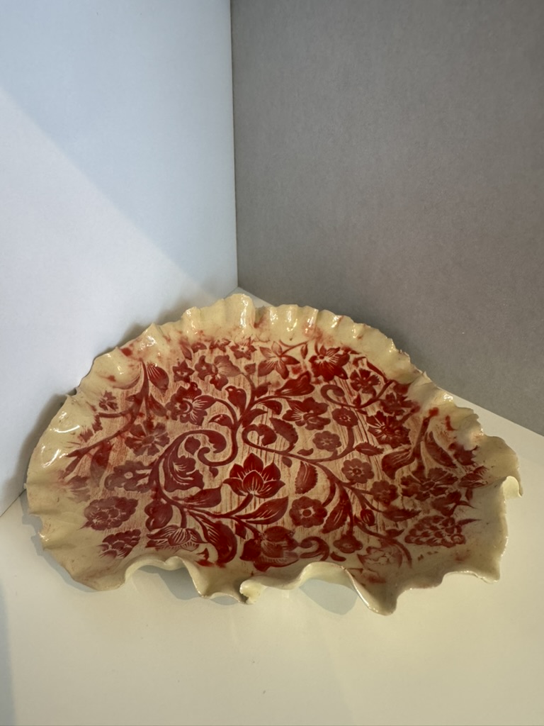 Teller "Blütenornament Rot" Groß