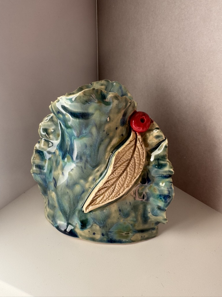 Keramikvase „Blatt & Tiefe“