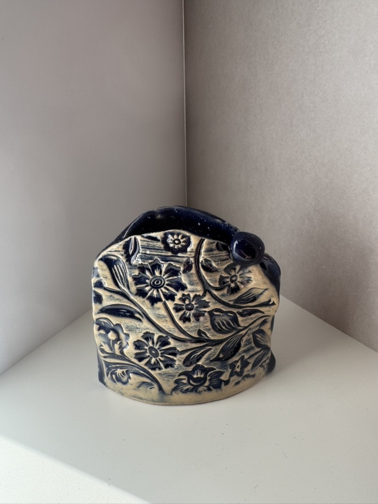 Keramikvase handgefertigt - Oval klein blau Kugel