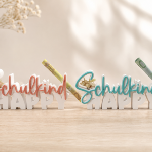 Dekorativer Holzaufsteller „Schulkind Happy“ als Geldgeschenk zur Einschulung mit eingesetztem Geldschein in Schultütenform und verschiedenen Farbvarianten.