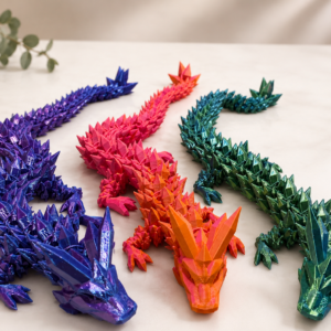 3D-gedruckte bewegliche Kristall-Drachenfigur mit ca. 38 cm Länge in verschiedenen Farben.