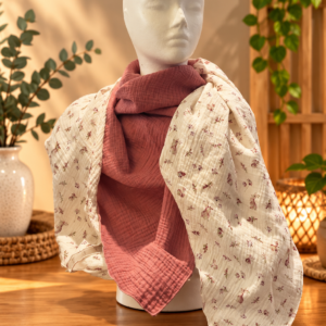 Zweifarbiges Musselin-Dreieckstuch Rosa/Weiß mit Hasen- und Mausmotiv
