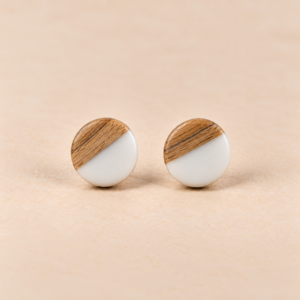 Resin-Holz-Ohrstecker Grau