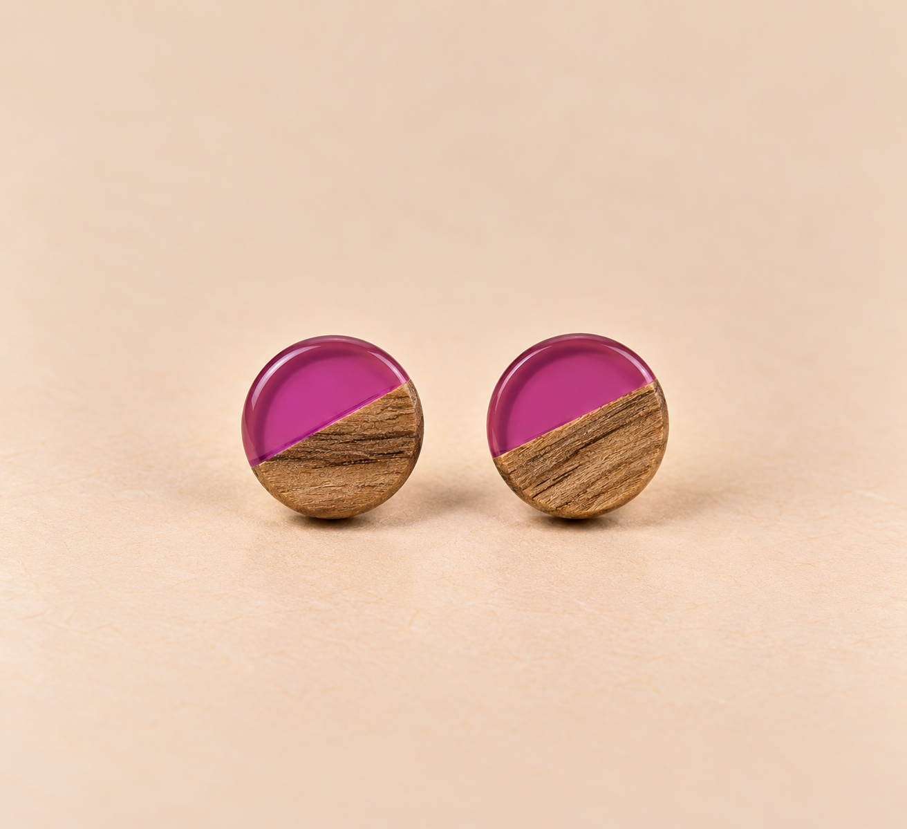 Resin-Holz-Ohrstecker Lila