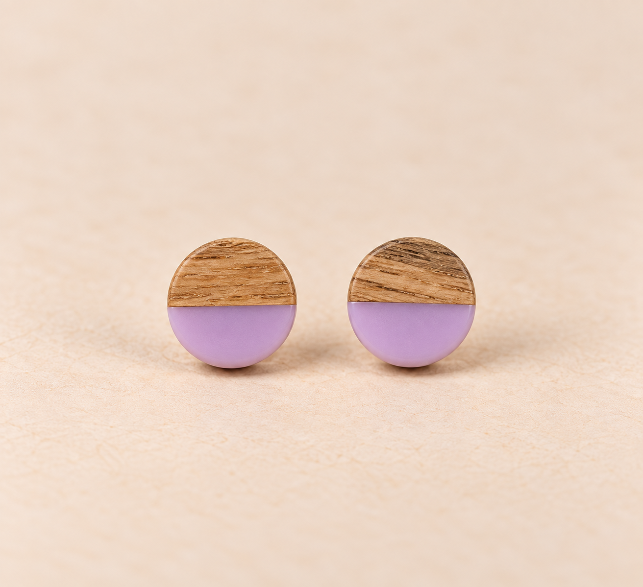Resin-Holz-Ohrstecker Lilac