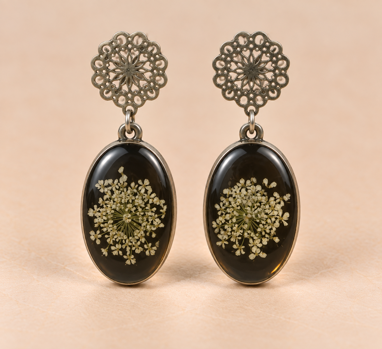 Resin-Ohrringe mit Trockenblumen