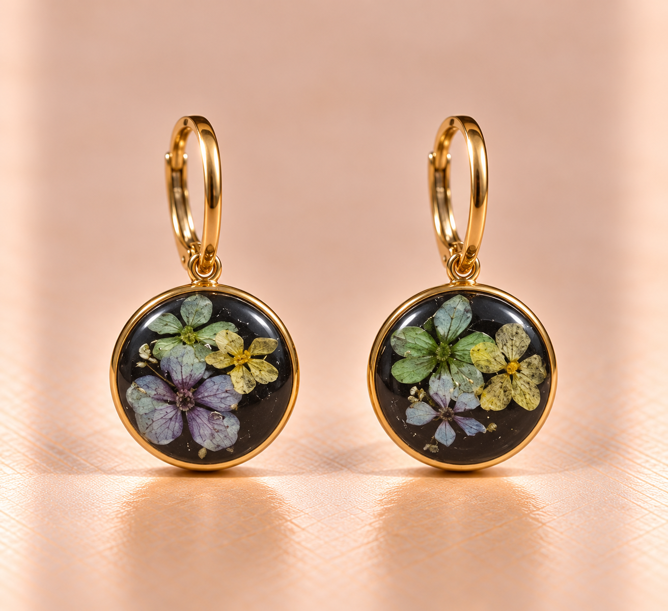 Resin-Ohrringe mit Trockenblumen 1 cm