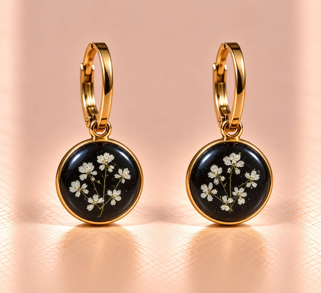 Resin-Ohrringe mit Trockenblumen 1 cm