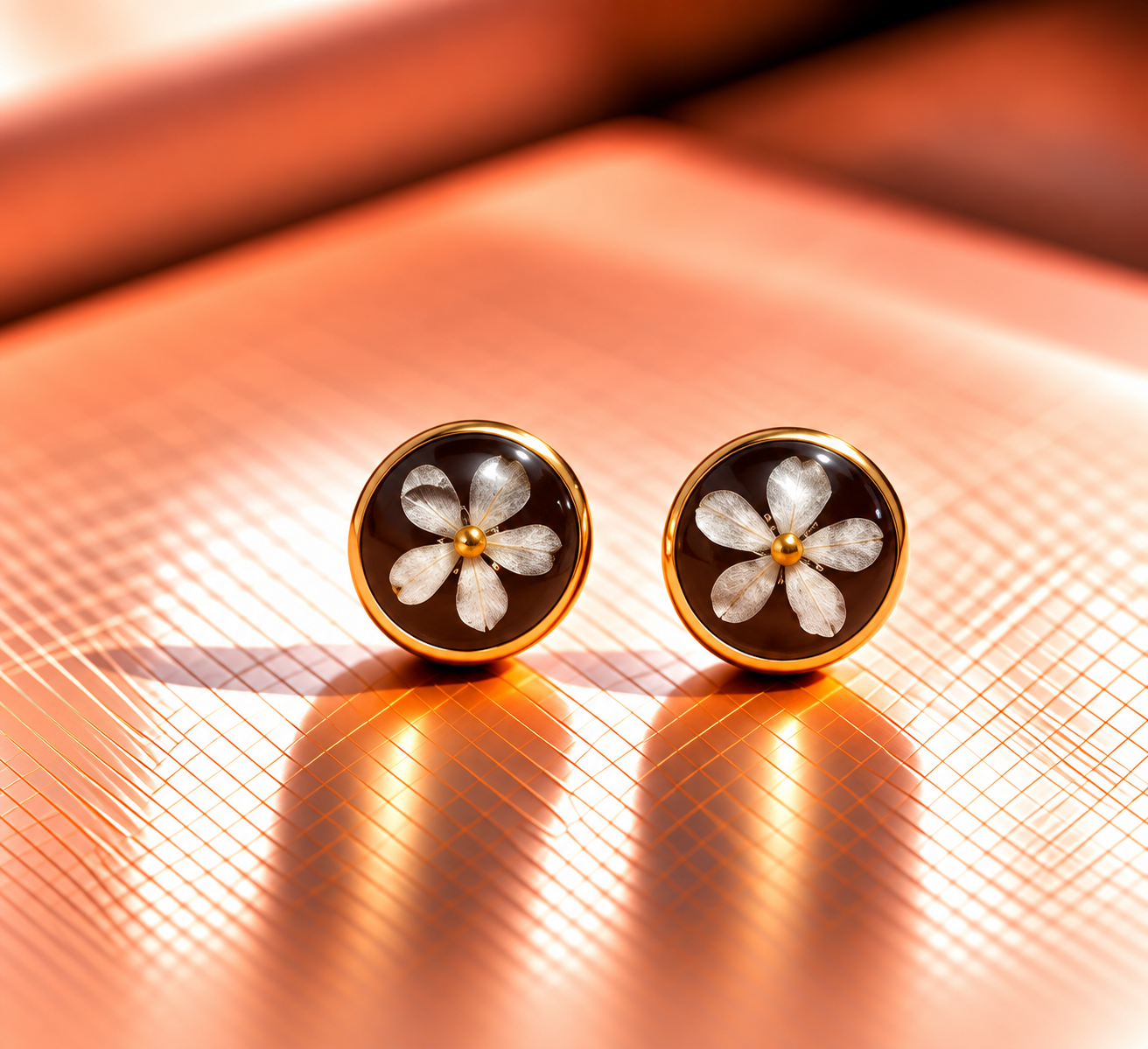 Resin-Ohrstecker mit Trockenblumen 0,8 cm