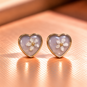 Resin-Ohrstecker mit Trockenblumen 1 cm