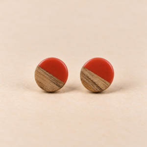 Resin-Holz-Ohrstecker Tiefrot